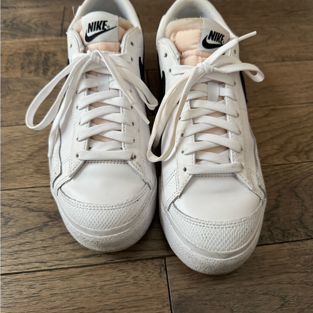 Nike White and Peach Sneakers